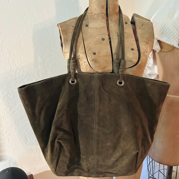 Suede Olive Green Leather Tote Snap Closure 1 zip & 2 pocket areas inside NWT - Picture 6 of 10